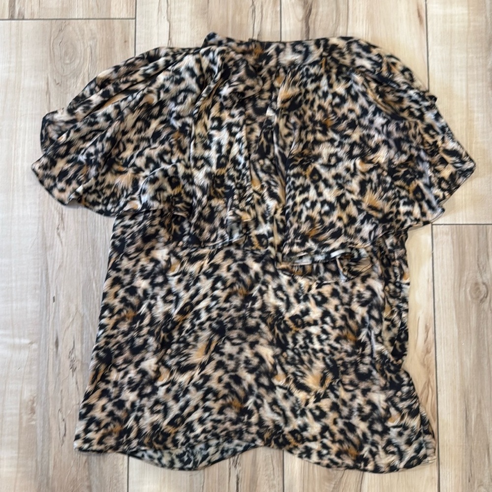 Short sleeve leopard high neck blouse